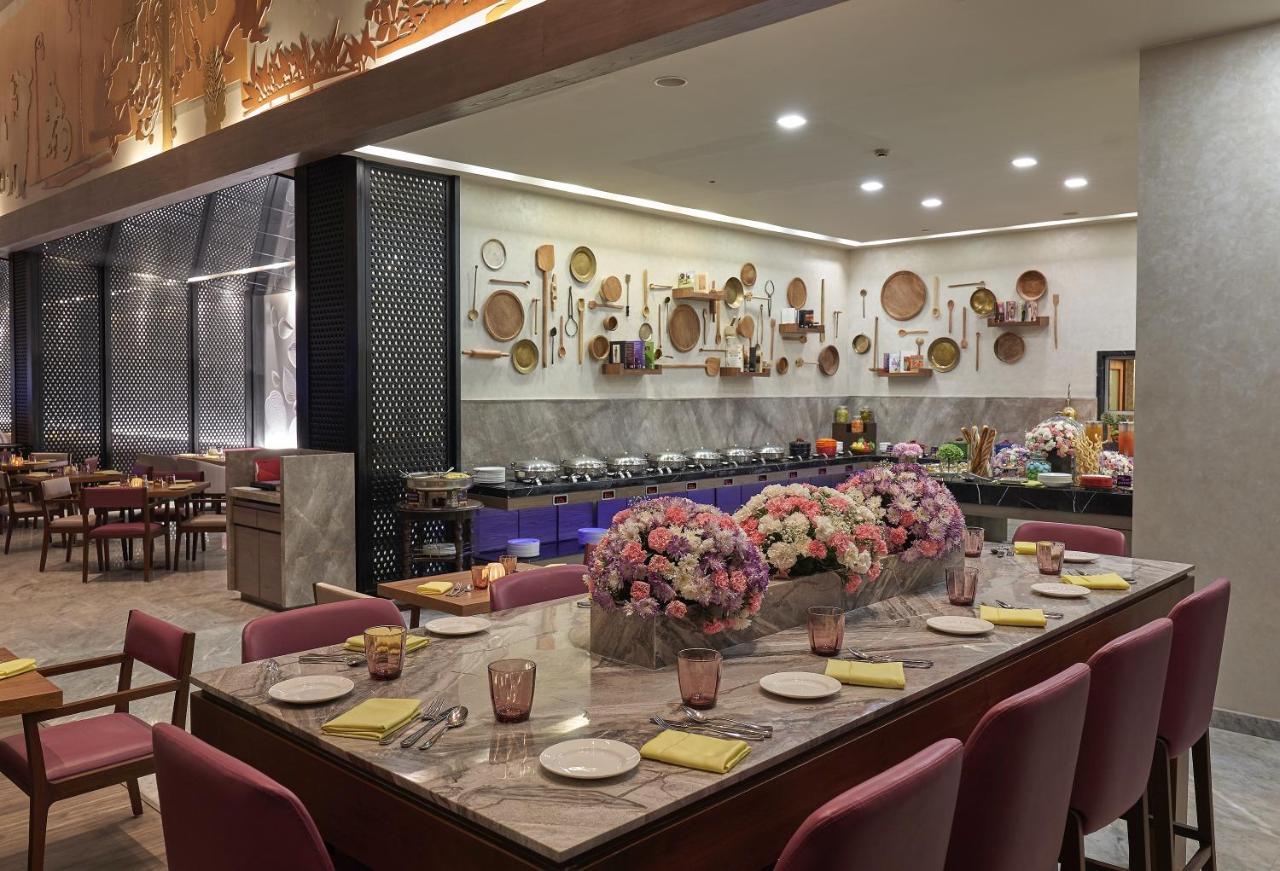 Vivanta Kolkata Em Bypass المظهر الخارجي الصورة The buffet at the hotel