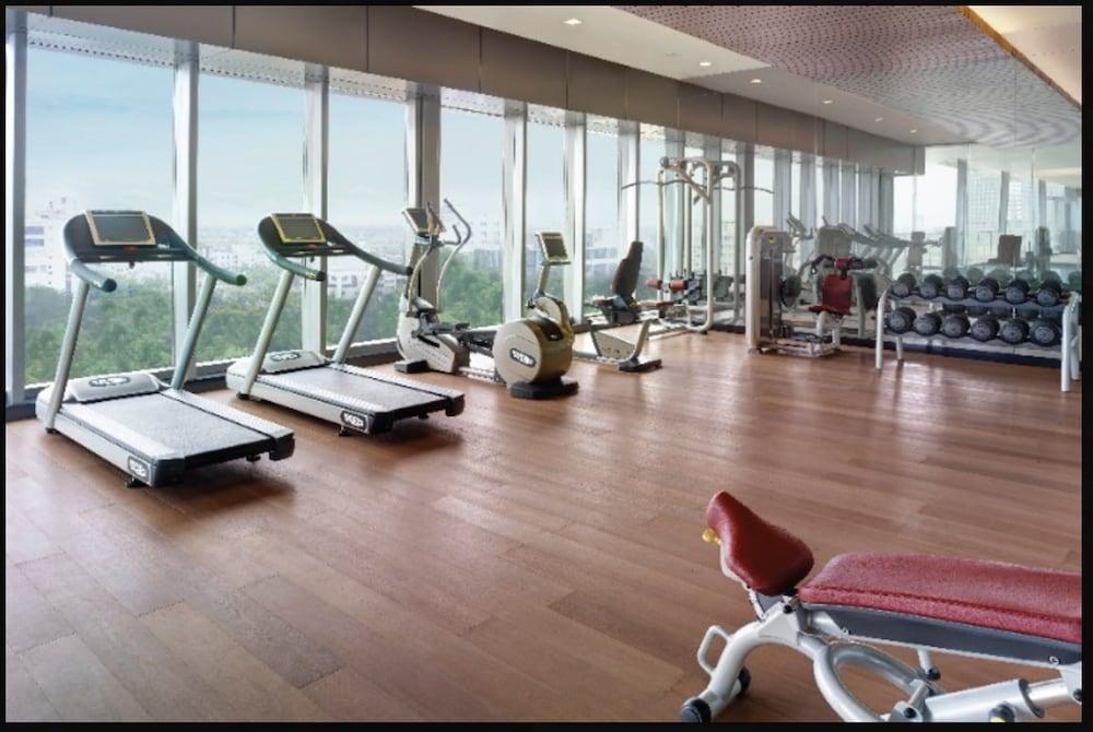 Vivanta Kolkata Em Bypass المظهر الخارجي الصورة The gym at the 39th floor
