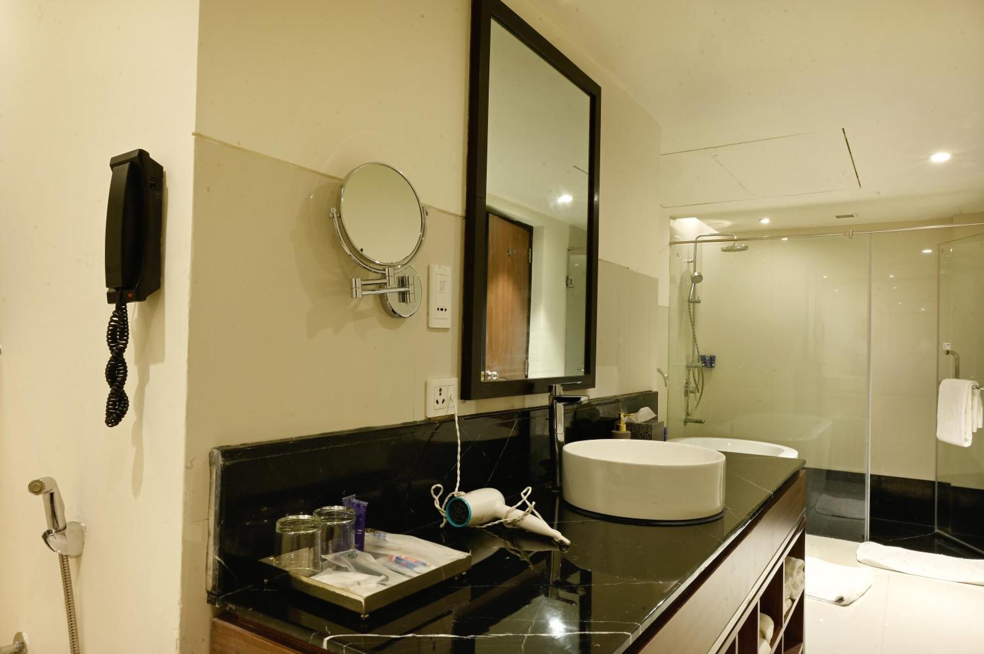 Vivanta Kolkata Em Bypass المظهر الخارجي الصورة Bathroom